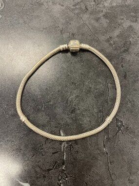Pandora Moments Barrel Chain Clasp Snake Chain Bracelet .925